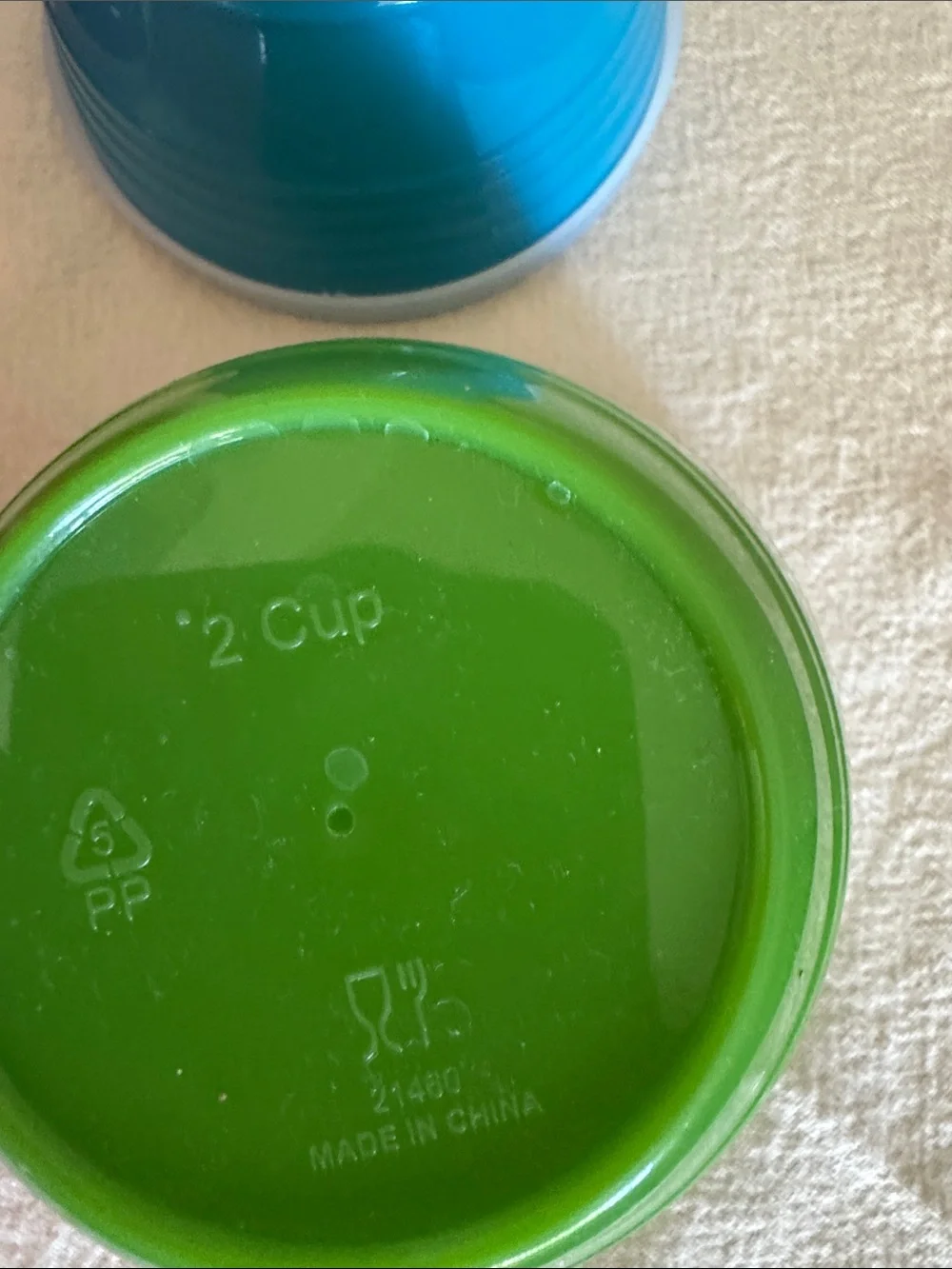 Colorful Plastic Food Storage Bowl Set - Red, Orange, Green, Blue - Picture 4 of 9